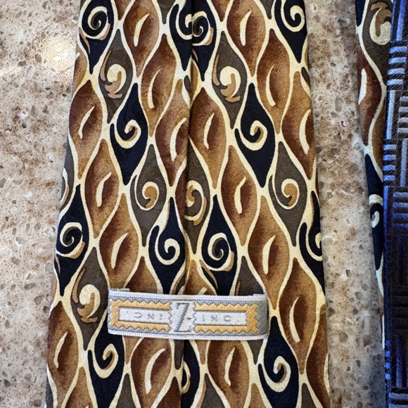 HUBERT MILANO, Z INC, PAOLO DESIGNED BY GUCCI DESIGNER MEN'S TIES BUNDLE OF 4 - Picture 3 of 5